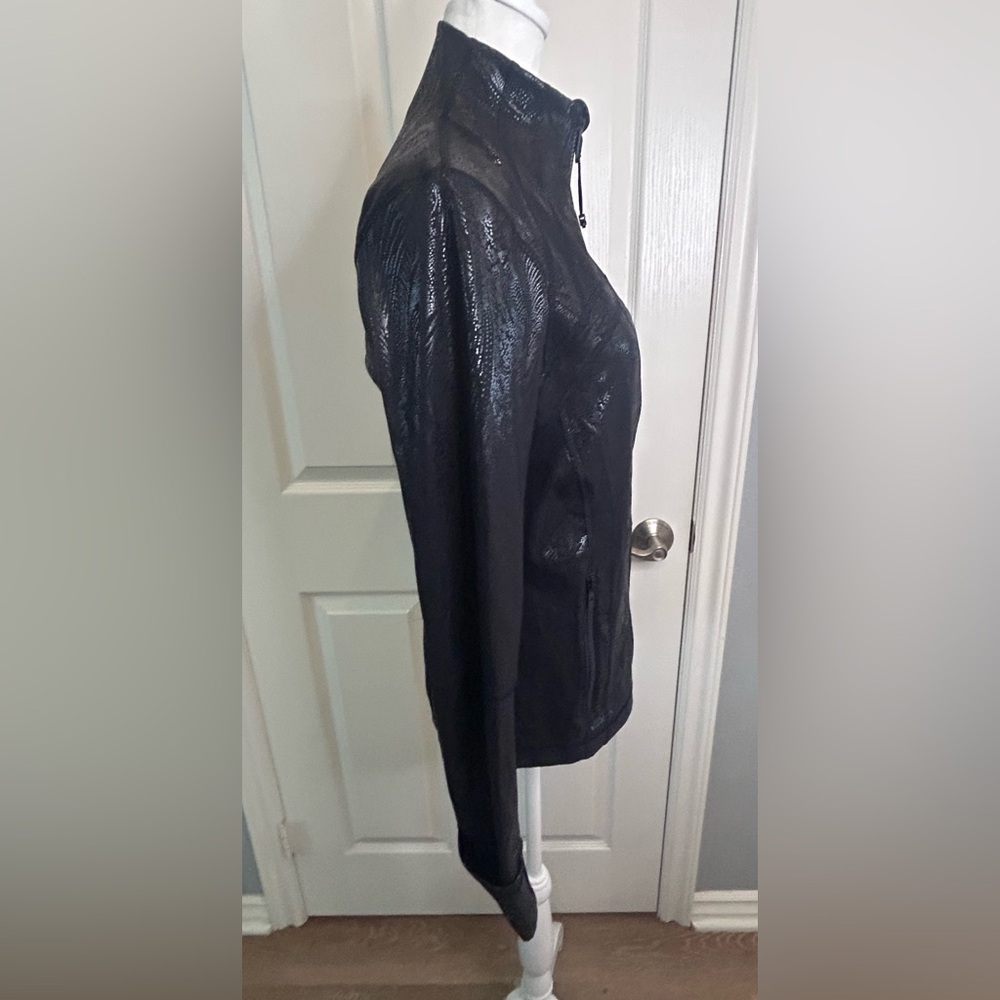🖤”Lululemon” Black Jacket with Standing Collar and Tailored Fit w/ Pockets🖤 - Picture 4 of 17